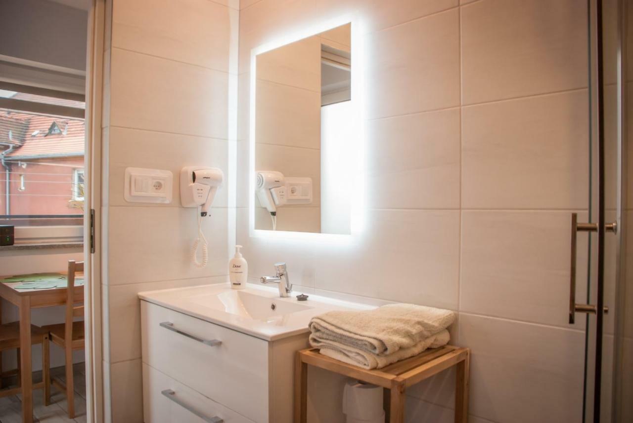Noclegi "Boczna 5A" Apartamenty Goscinne Szczawno-Zdroj Buitenkant foto