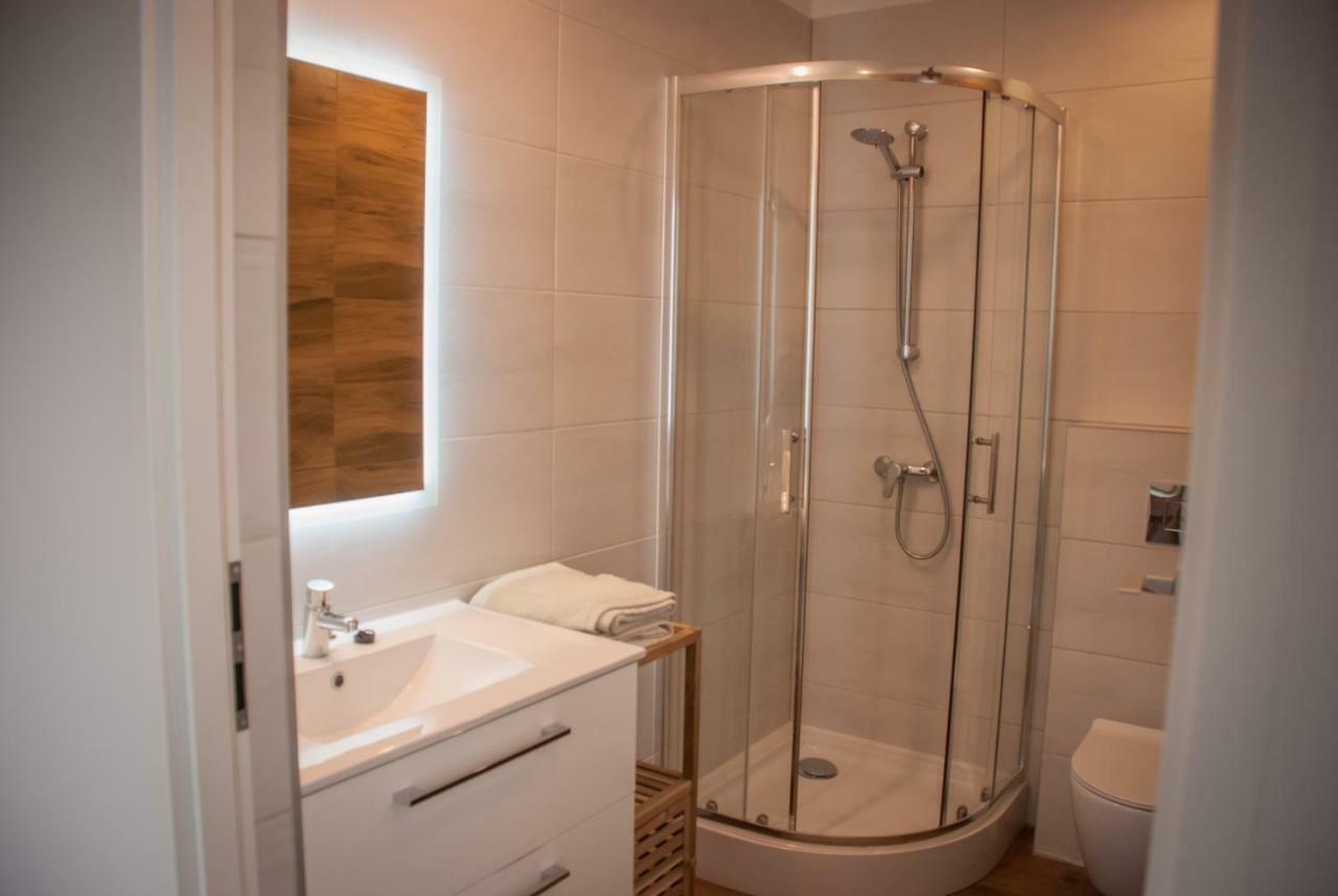 Noclegi "Boczna 5A" Apartamenty Goscinne Szczawno-Zdroj Buitenkant foto