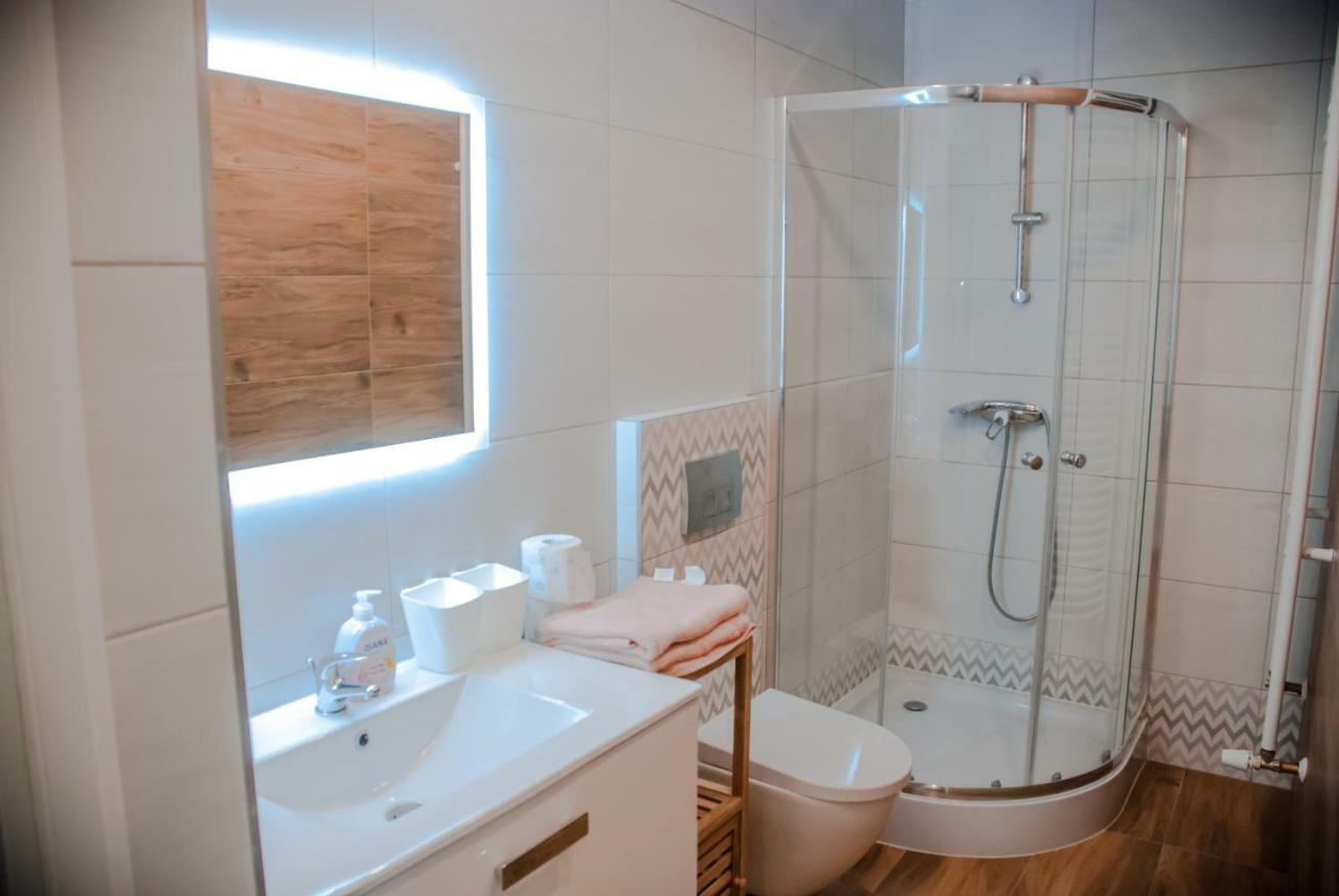 Noclegi "Boczna 5A" Apartamenty Goscinne Szczawno-Zdroj Buitenkant foto