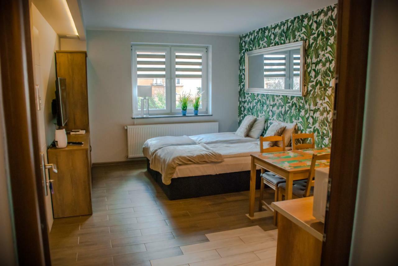 Noclegi "Boczna 5A" Apartamenty Goscinne Szczawno-Zdroj Buitenkant foto