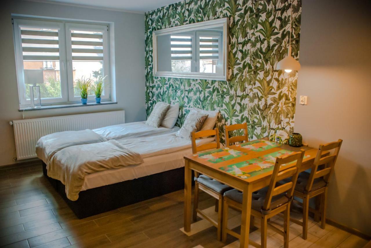 Noclegi "Boczna 5A" Apartamenty Goscinne Szczawno-Zdroj Buitenkant foto