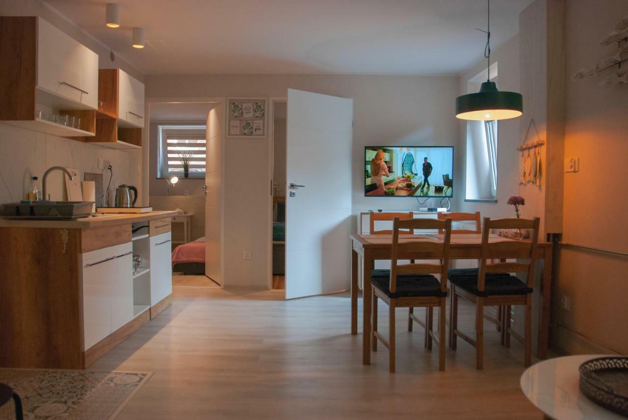 Noclegi "Boczna 5A" Apartamenty Goscinne Szczawno-Zdroj Buitenkant foto