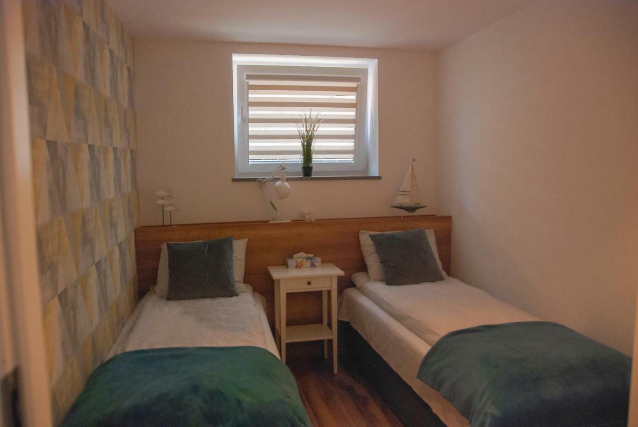 Noclegi "Boczna 5A" Apartamenty Goscinne Szczawno-Zdroj Buitenkant foto
