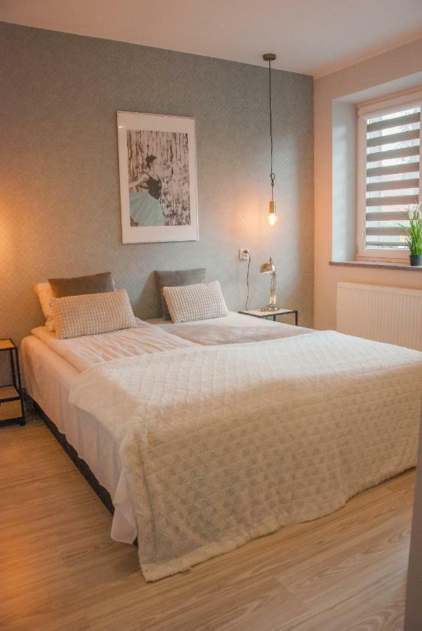 Noclegi "Boczna 5A" Apartamenty Goscinne Szczawno-Zdroj Buitenkant foto