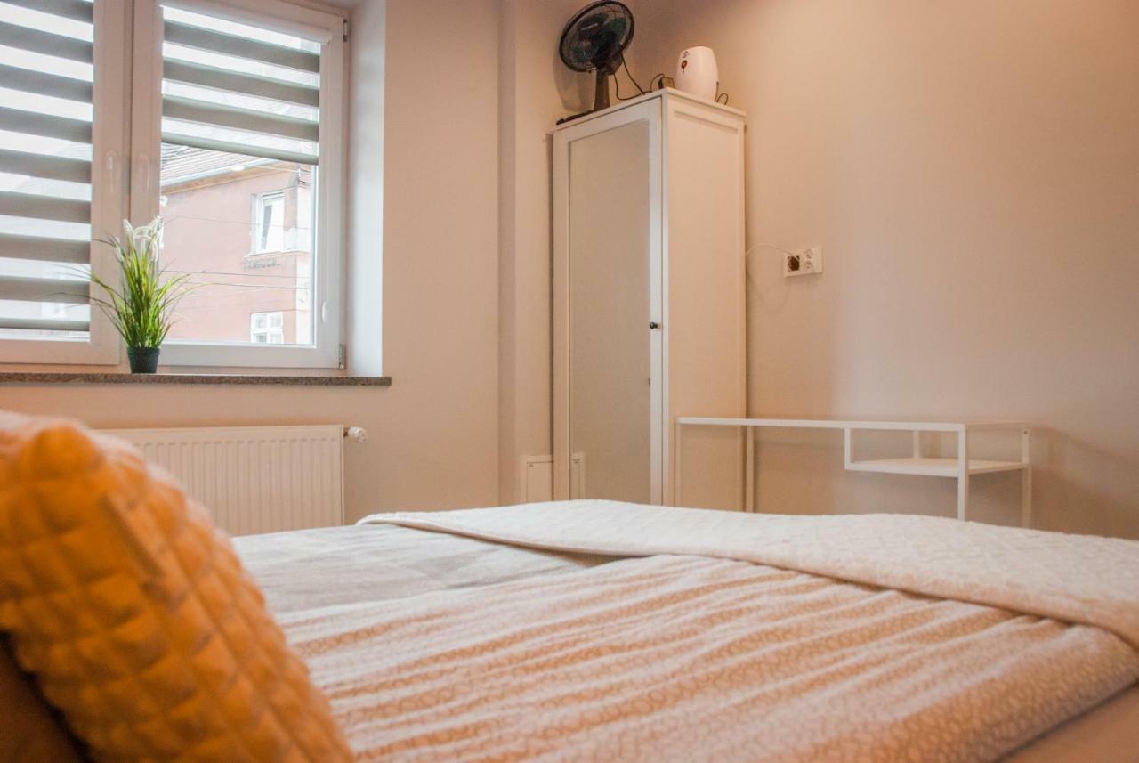 Noclegi "Boczna 5A" Apartamenty Goscinne Szczawno-Zdroj Buitenkant foto